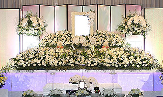 蓮昌寺会館：花祭壇家族葬95プラン利用花祭壇