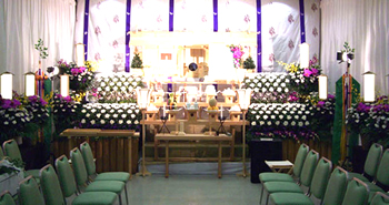 神道　神式　葬儀　祭壇　花祭壇　東京都　家族葬　宗教による違い