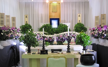 創価学会　葬儀　祭壇　花祭壇　東京都　家族葬　宗教による違い