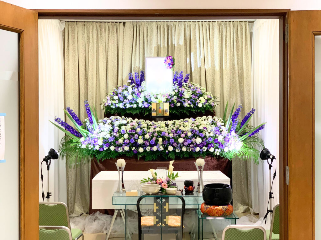 渋谷区 代々幡斎場 竹 花祭壇
