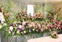 サルビアホール荻窪綺麗な花祭壇